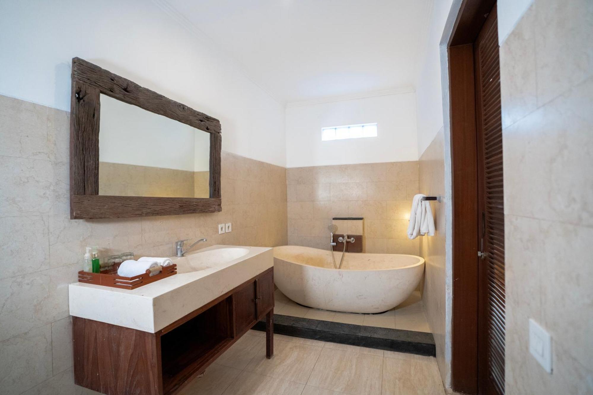Kusuma Living And Villa Seminyak Exteriör bild